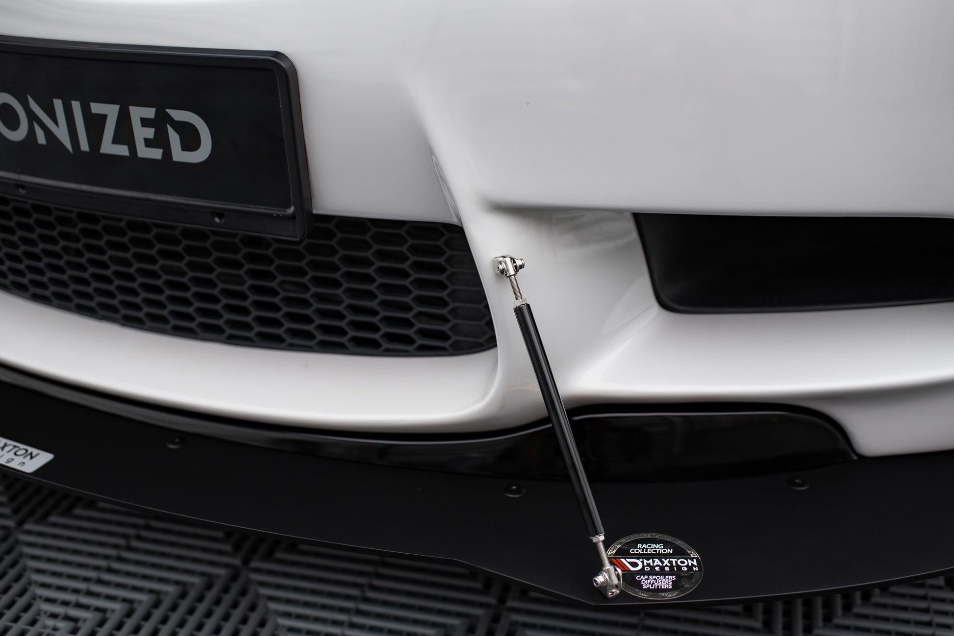 FRONT RACING SPLITTER BMW M3 E92 / E93 (PREFACE MODEL)