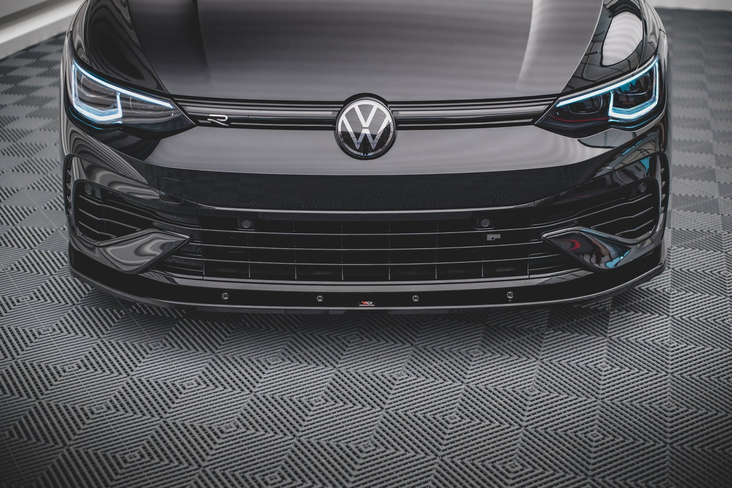 Front Splitter V.1 Volkswagen Golf R Hatchback / Variant  Mk8