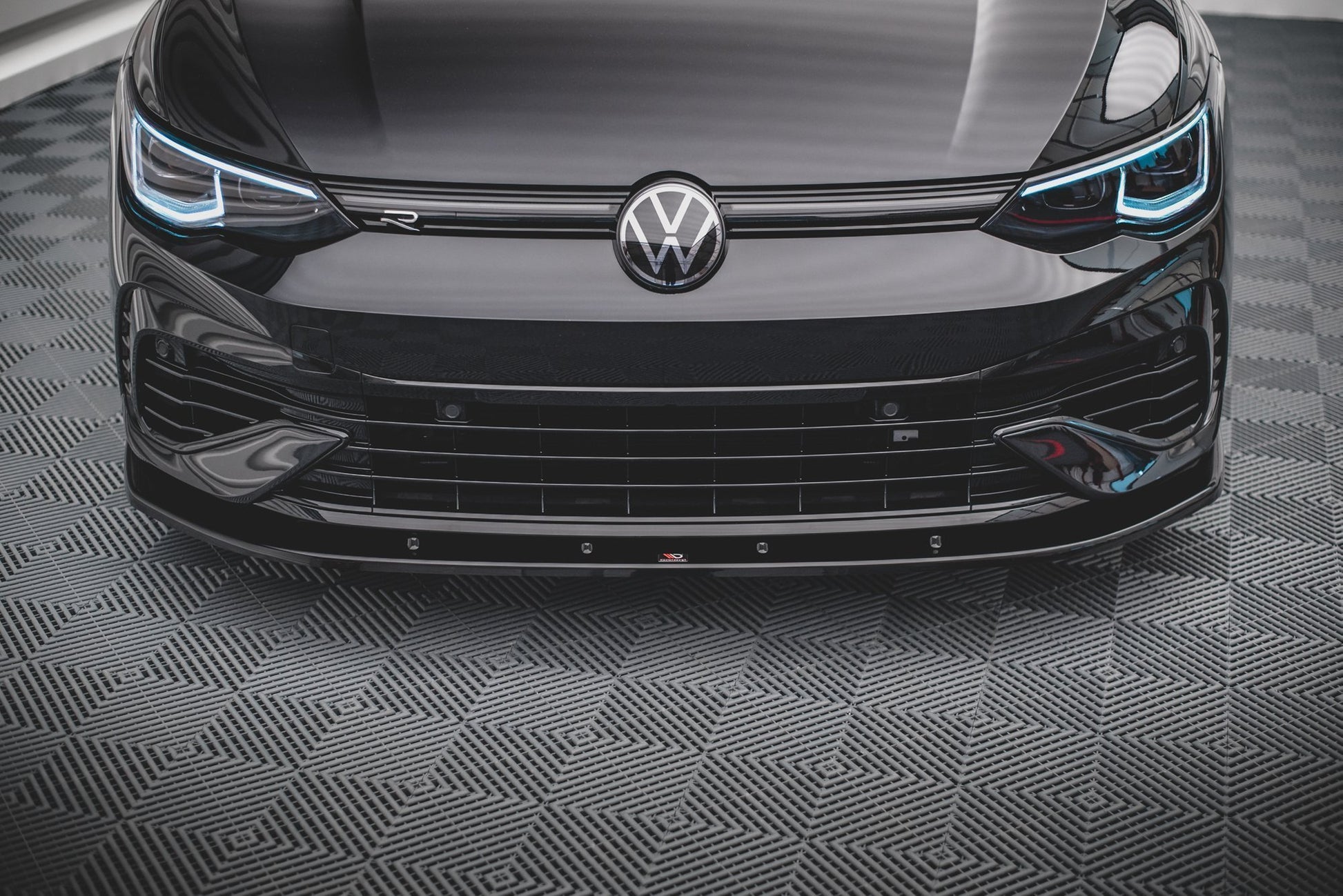 Front Splitter V.1 Volkswagen Golf R Hatchback / Variant  Mk8