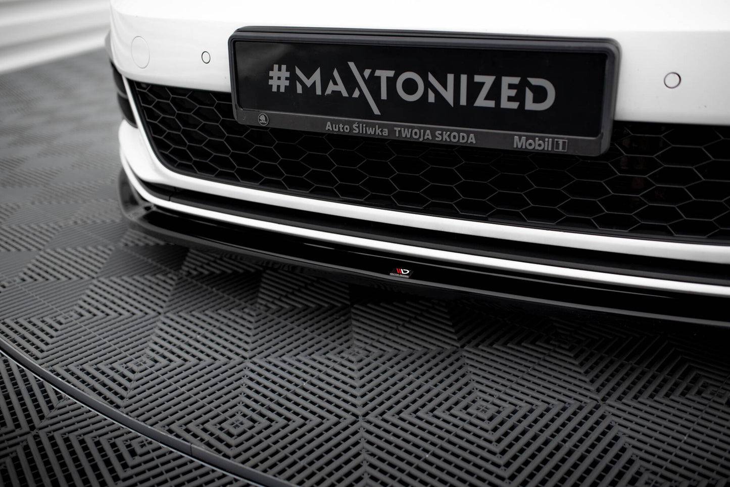 Front Splitter V.2 Volkswagen Golf GTI / GTD Mk7 Facelift
