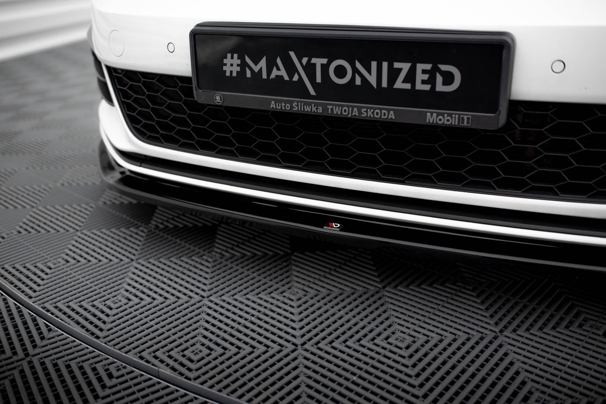 Front Splitter V.2 Volkswagen Golf GTI / GTD Mk7 Facelift