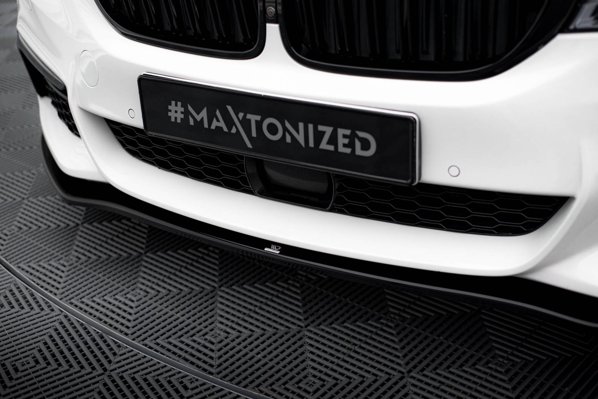 Front Splitter V.2 for BMW 5 M-Pack / M550d / M550i G30/ G31 M-Pack