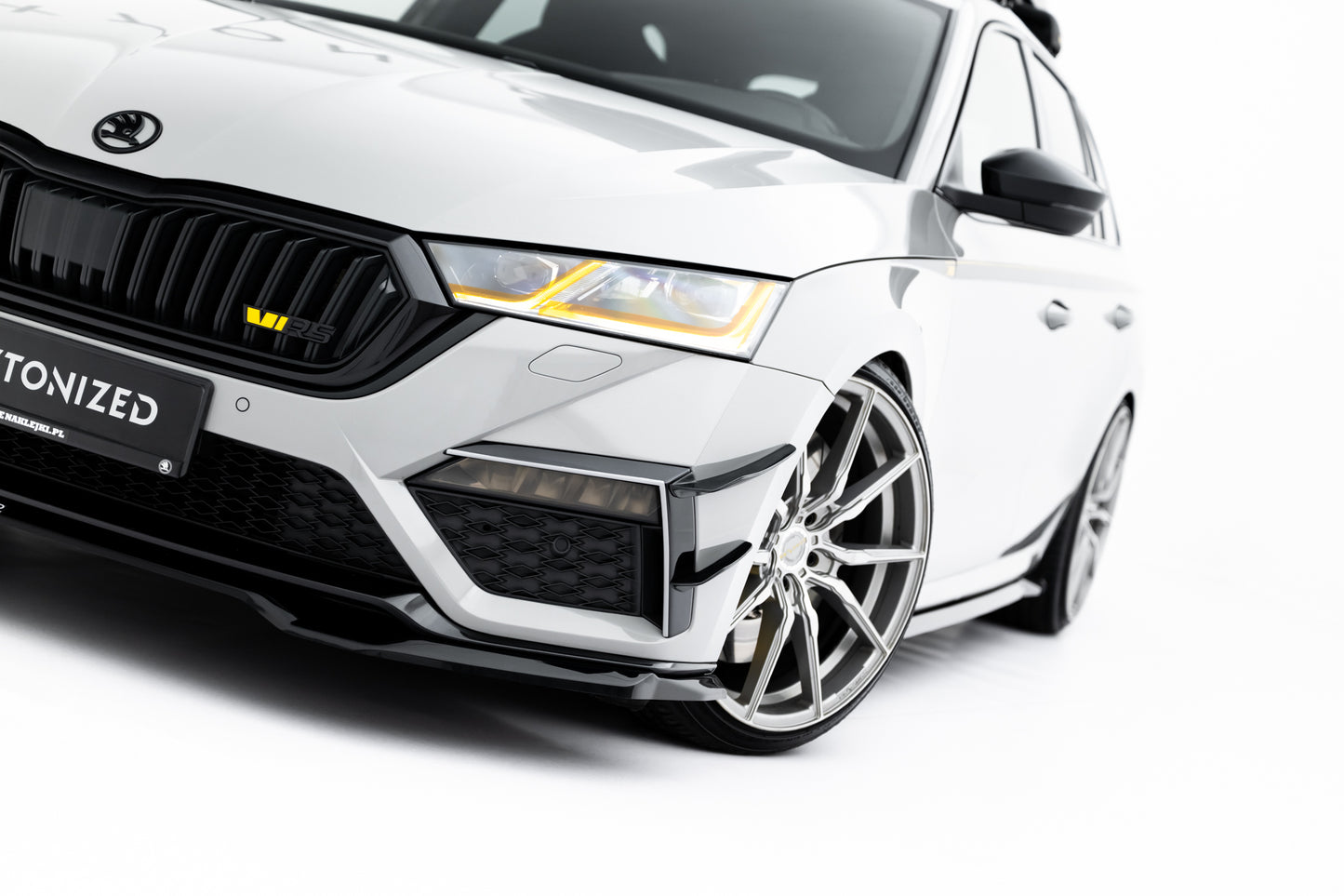 Front Splitter V.4 Skoda Octavia RS Mk4