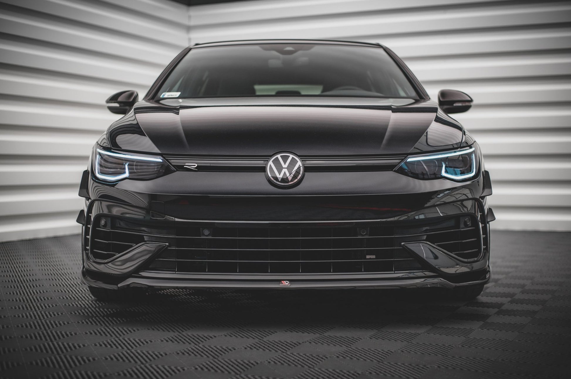 Front Splitter V.6 Volkswagen Golf R Hatchback / Variant  Mk8