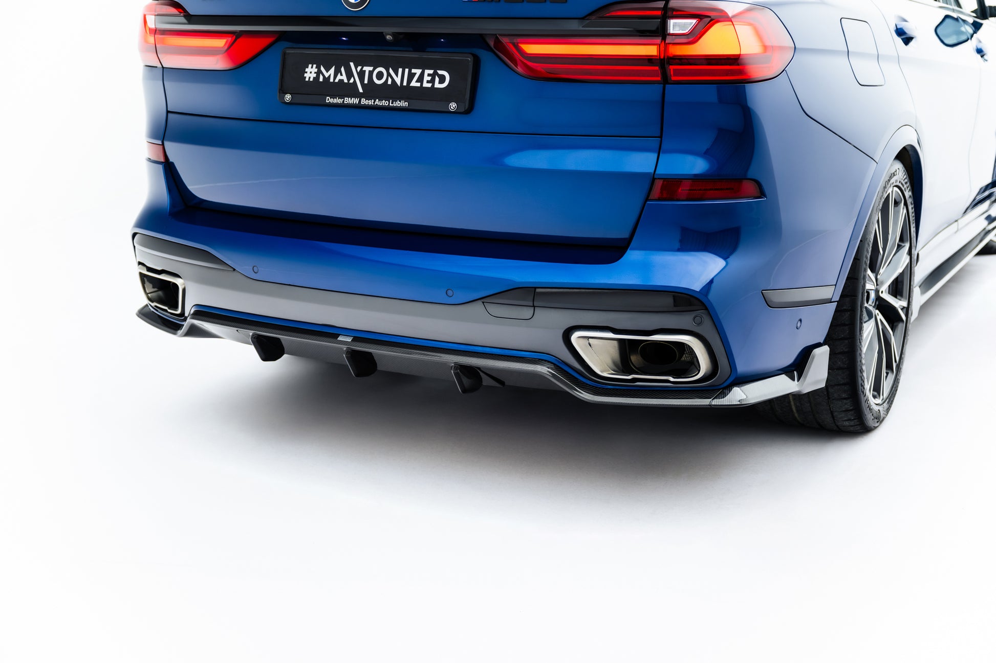 Prepreg Carbon Fiber Rear Diffuser BMW X7 M-Pack G07 / G07 Facelift (version with towbar)