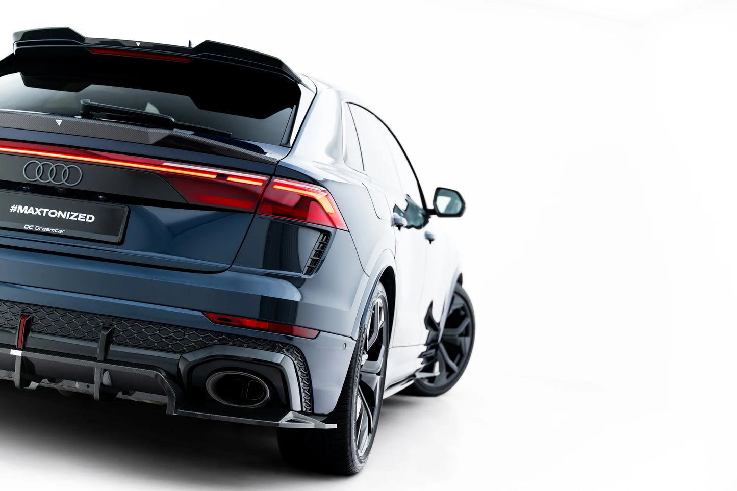Prepreg Carbon Fiber Rear Splitter with vertical bars Audi RSQ8 Mk1 Facelift