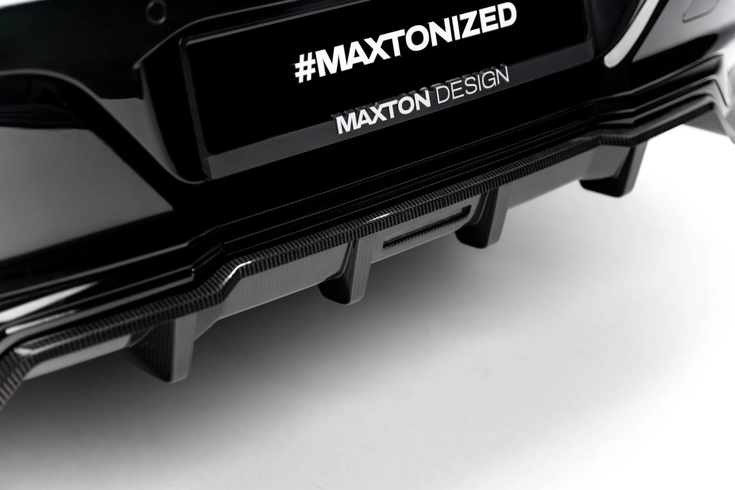 Prepreg Carbon Fiber Rear Splitter (with vertical bars) BMW 7 M-Pack / i7 M-Pack G70