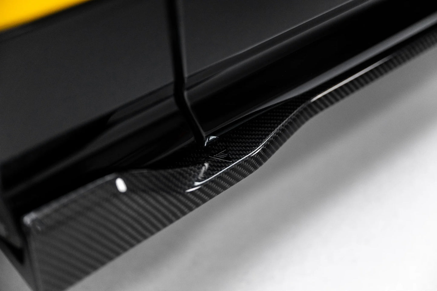 Prepreg Carbon Fiber Side Skirts Lamborghini Urus Mk1