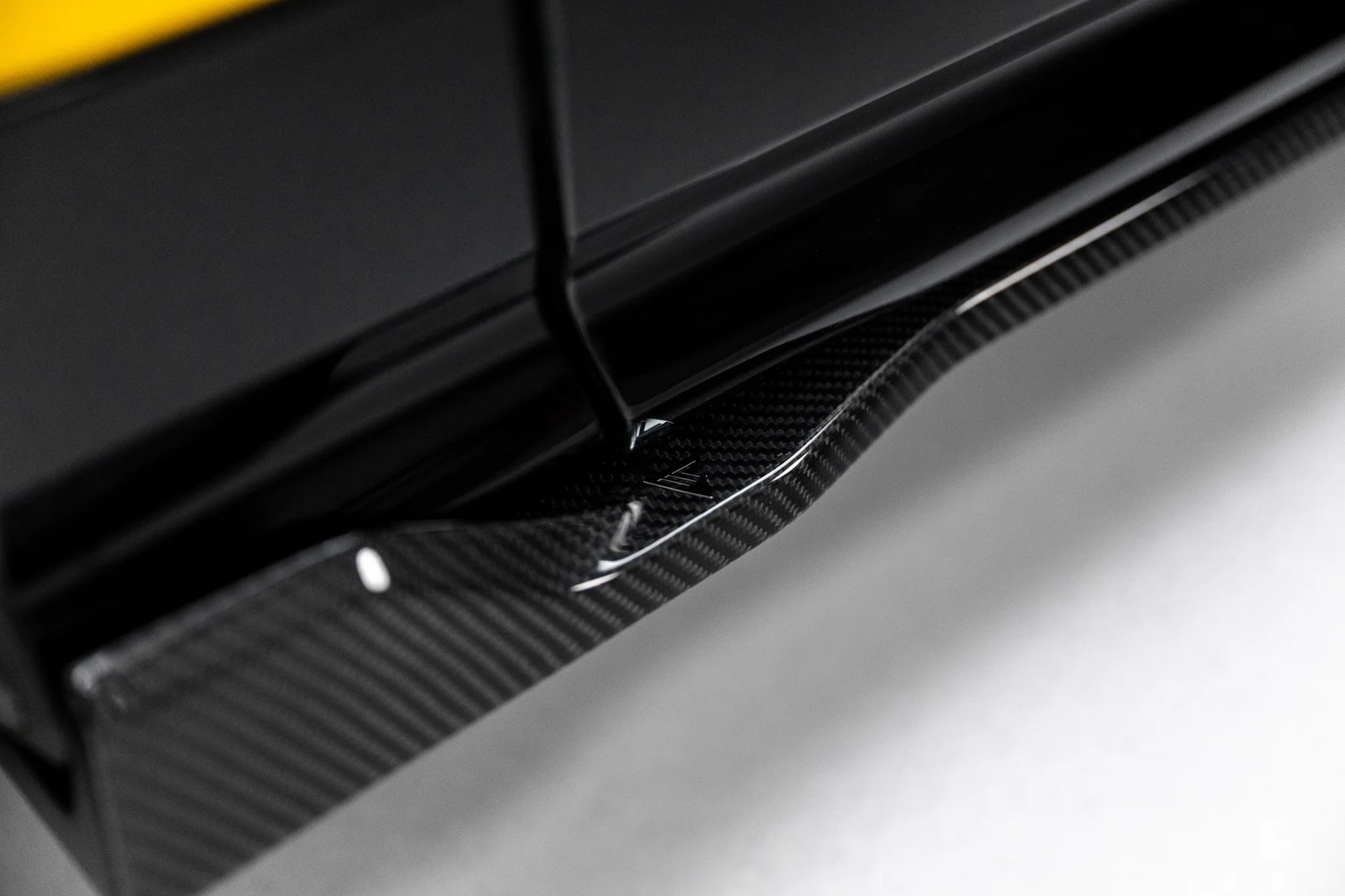 Prepreg Carbon Fiber Side Skirts Lamborghini Urus Mk1