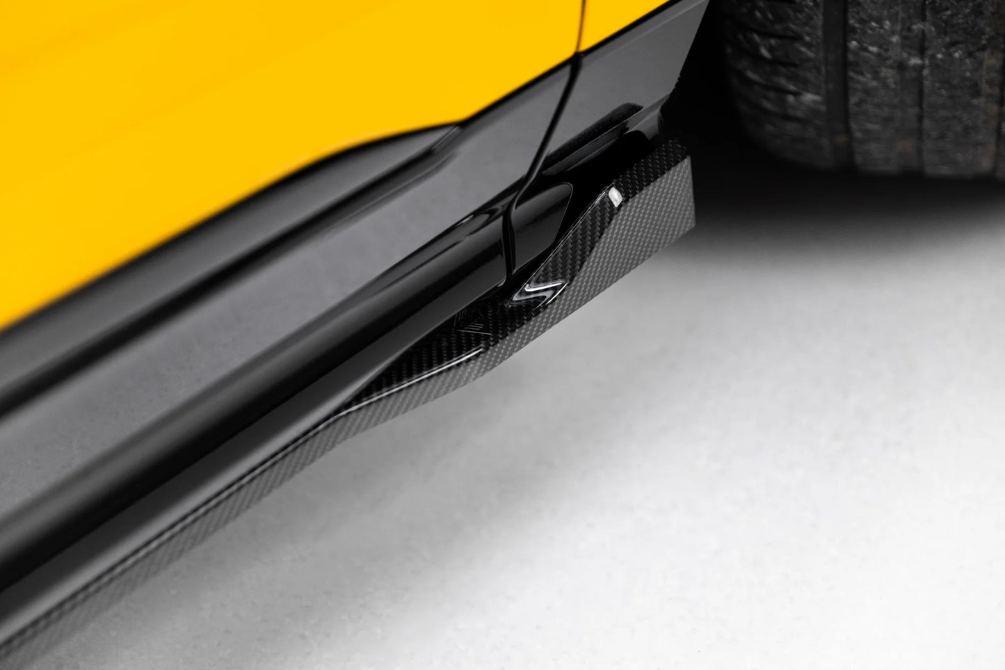 Prepreg Carbon Fiber Side Skirts Lamborghini Urus Mk 1