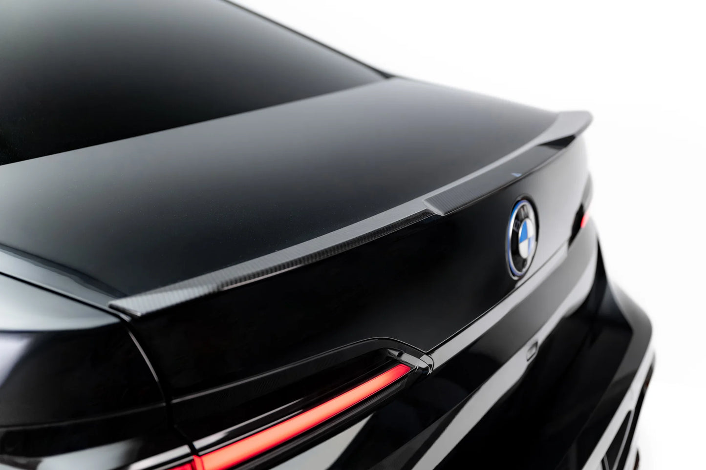 Prepreg Carbon Fiber Tailgate Spoiler Lower BMW 7 M-Pack G70