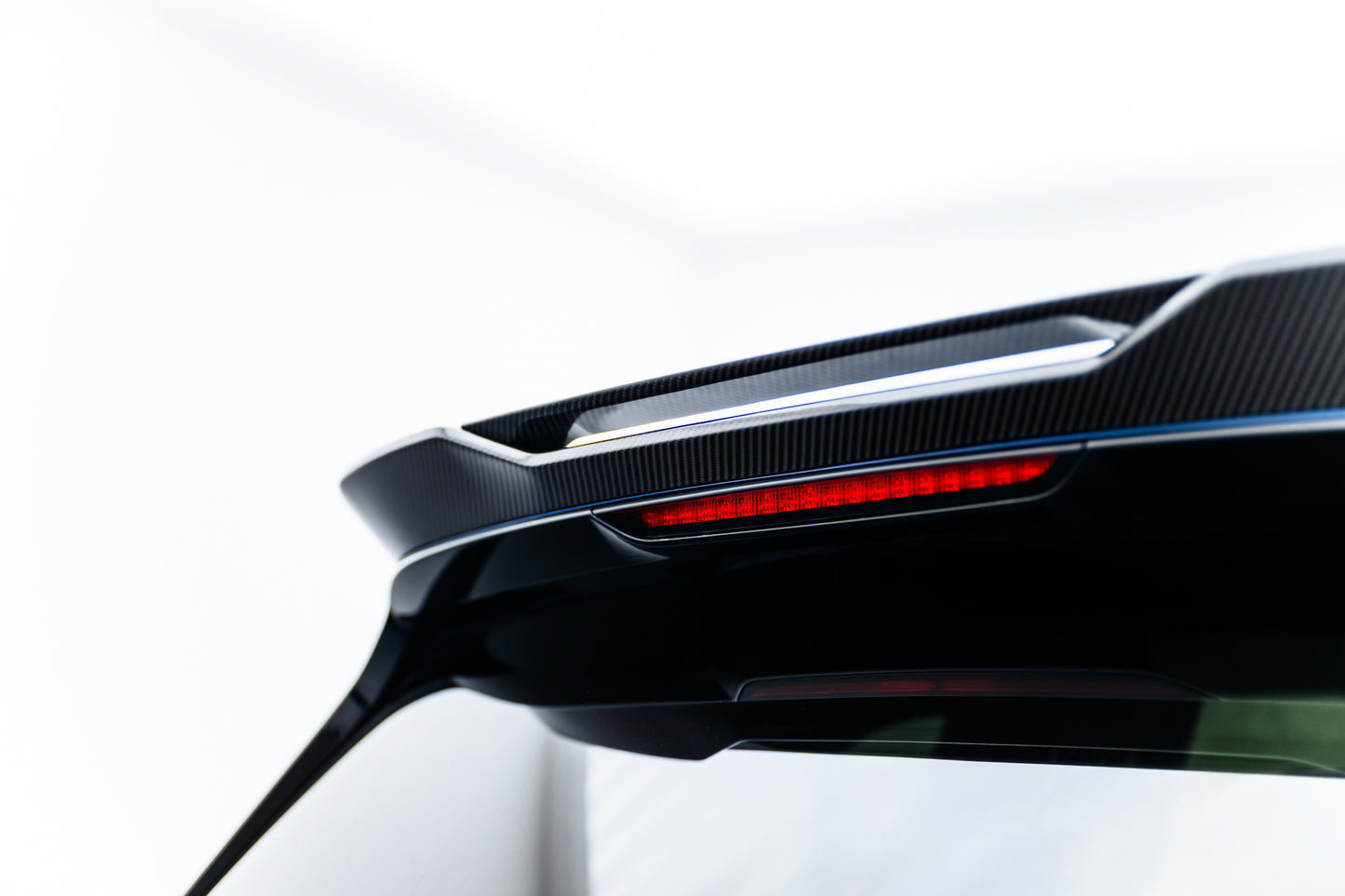 Prepreg Carbon Fiber Tailgate Spoiler (Upper) BMW X7 M-Pack G07