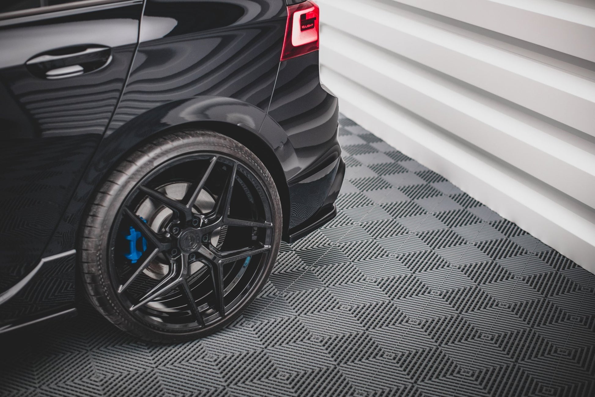 Rear Side Splitters V.1 for Volkswagen Golf R Hatchback Mk8