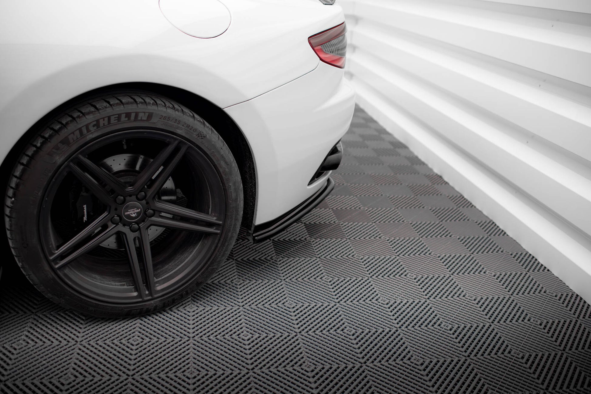 Rear Side Splitters V.2 Maserati Granturismo Mk1