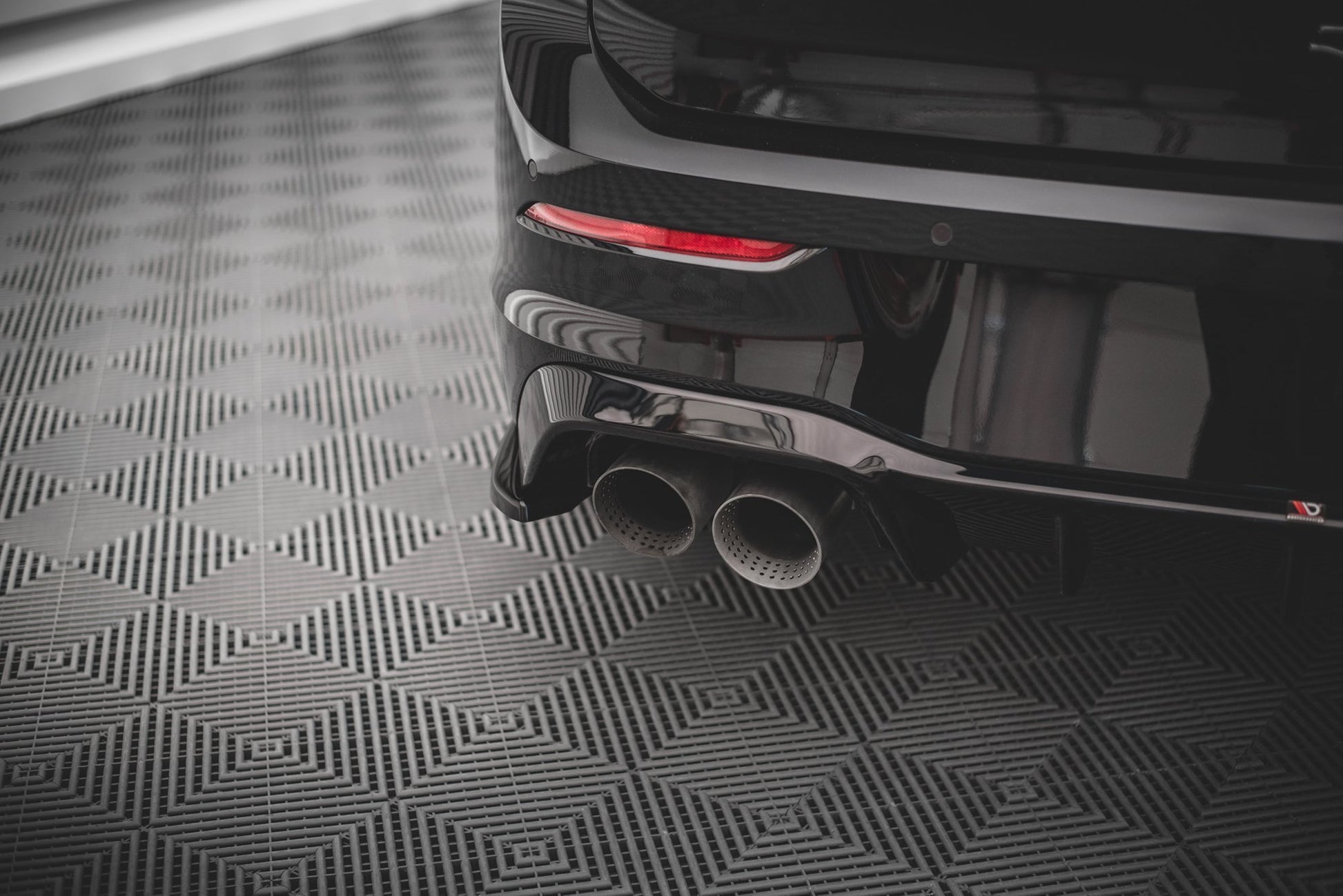 Rear Side Splitters V.3 for Volkswagen Golf R Hatchback Mk8