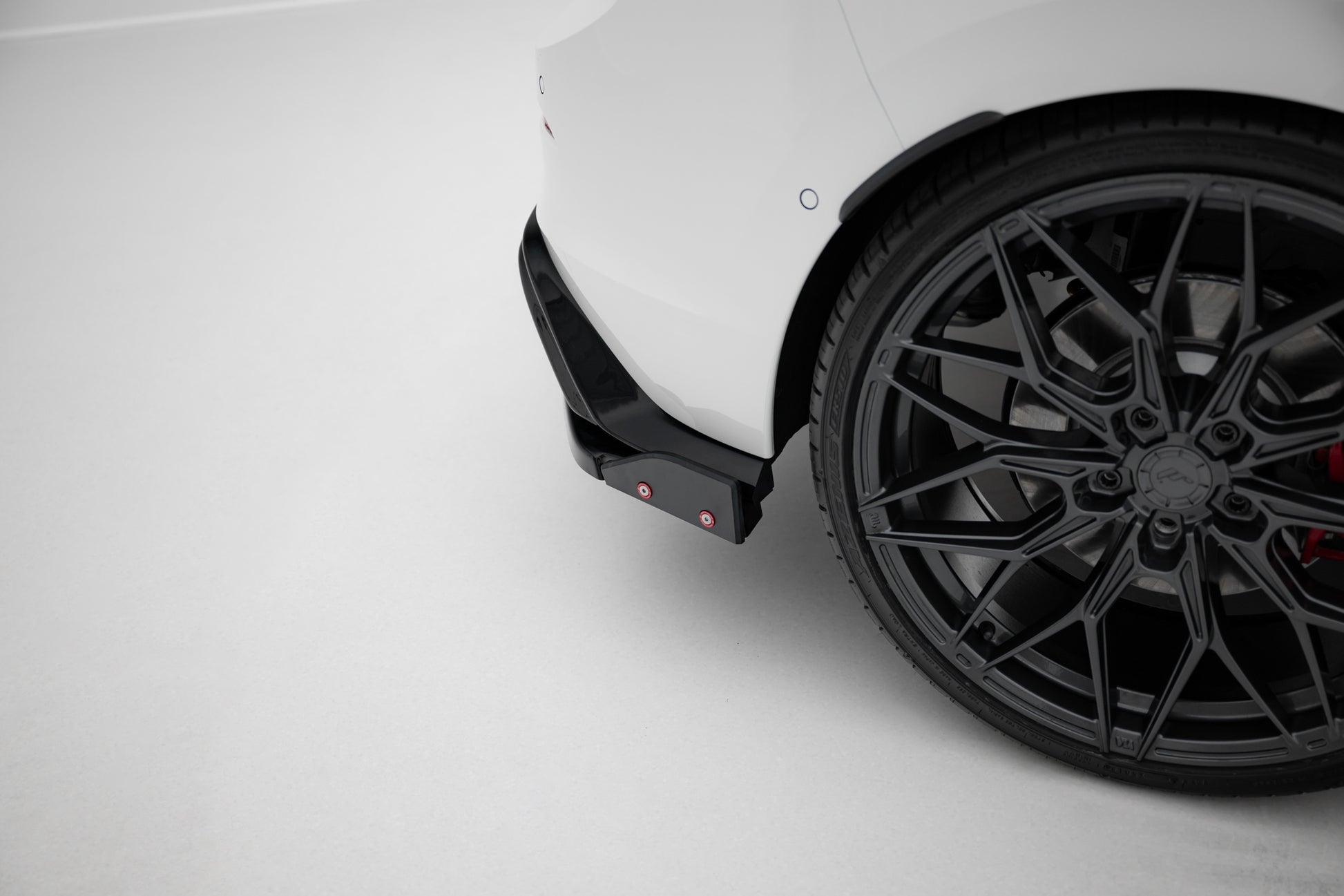 Rear Side Splitters V.4 + Flaps Volkswagen Golf GTI / GTE Mk8