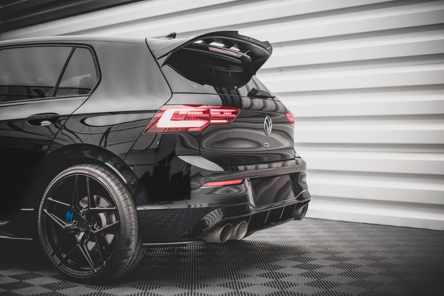 Rear Splitter for Volkswagen Golf R Hatchback Mk8 / Mk8 Facelift
