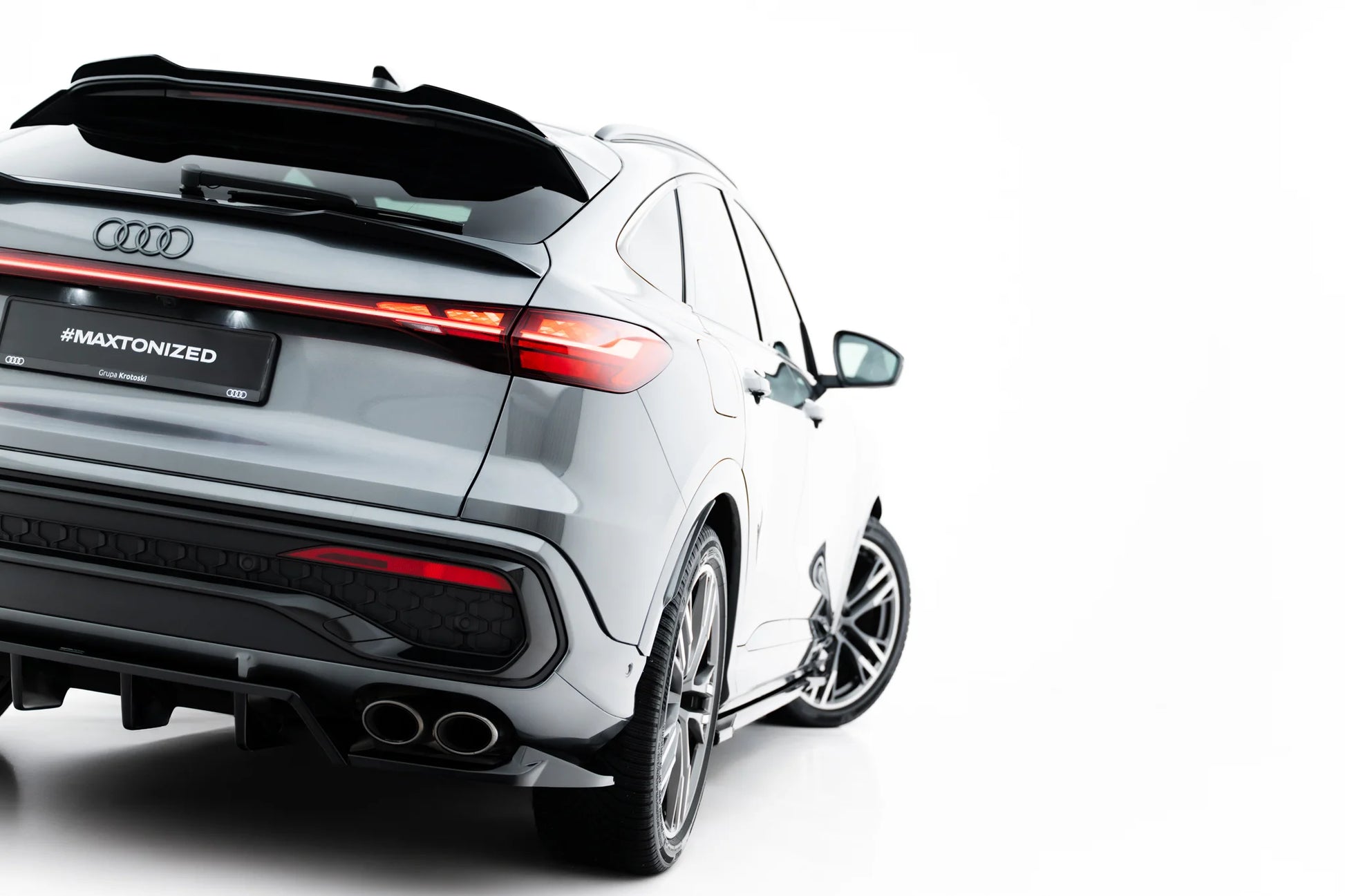 Rear Splitter with vertical bars Audi SQ5 Sportback Mk3