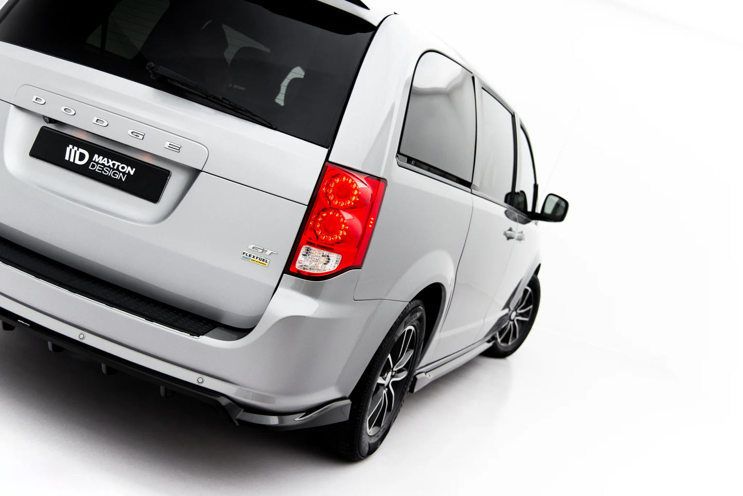 Rear Splitter with vertical bars Dodge Grand Caravan Mk5