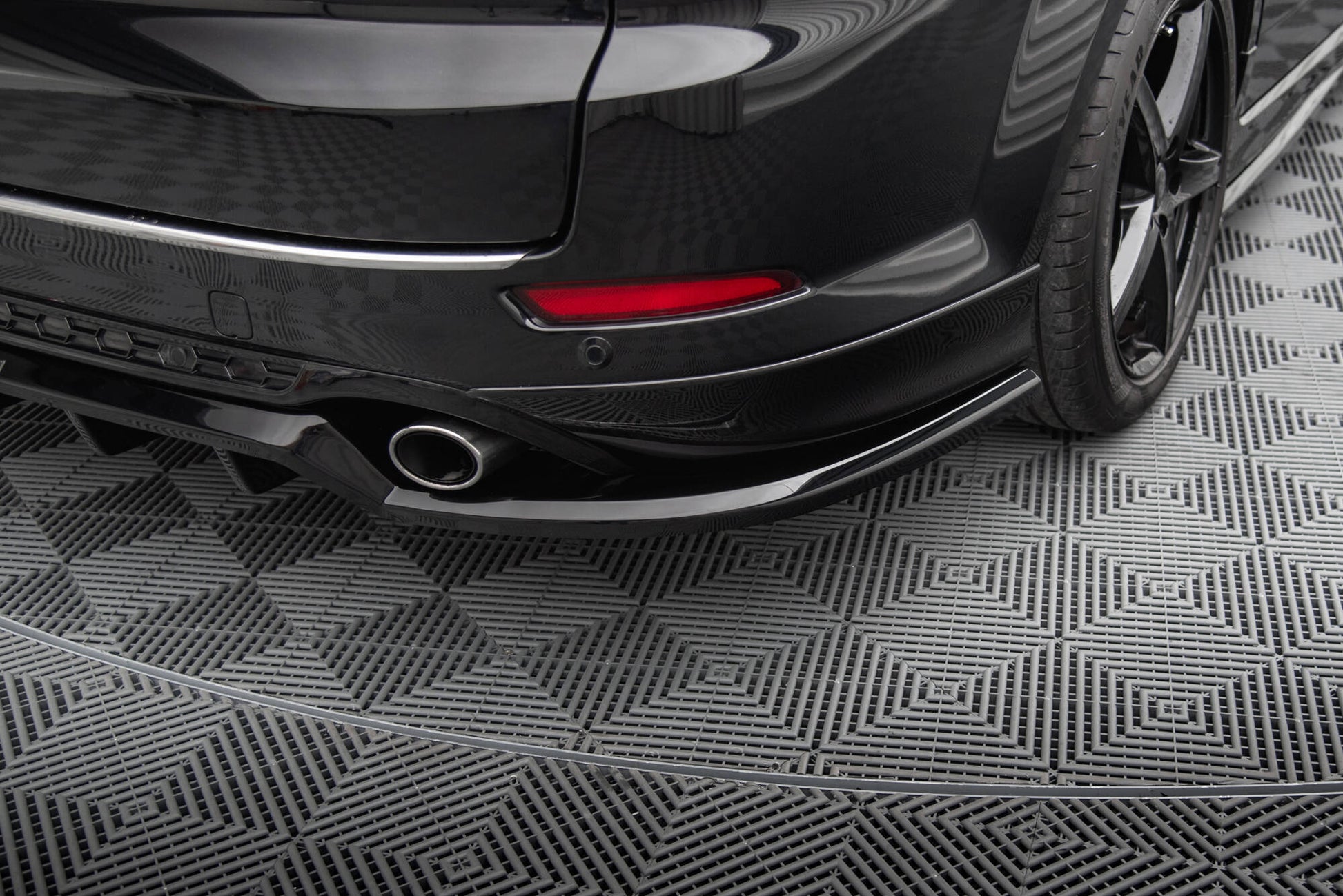 Rear Splitter (with vertical bars) Ford Mondeo ST-Line Estate Mk4 Facelift