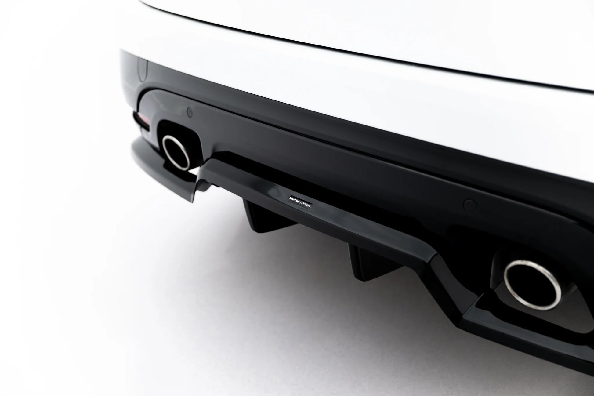 Rear Splitter with vertical bars Jaguar F-Pace S X761