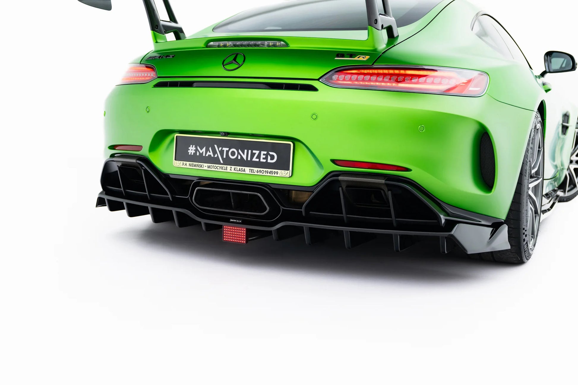 Rear Splitter (with vertical bars) + LED  Mercedes-AMG GT R C190 Facelift