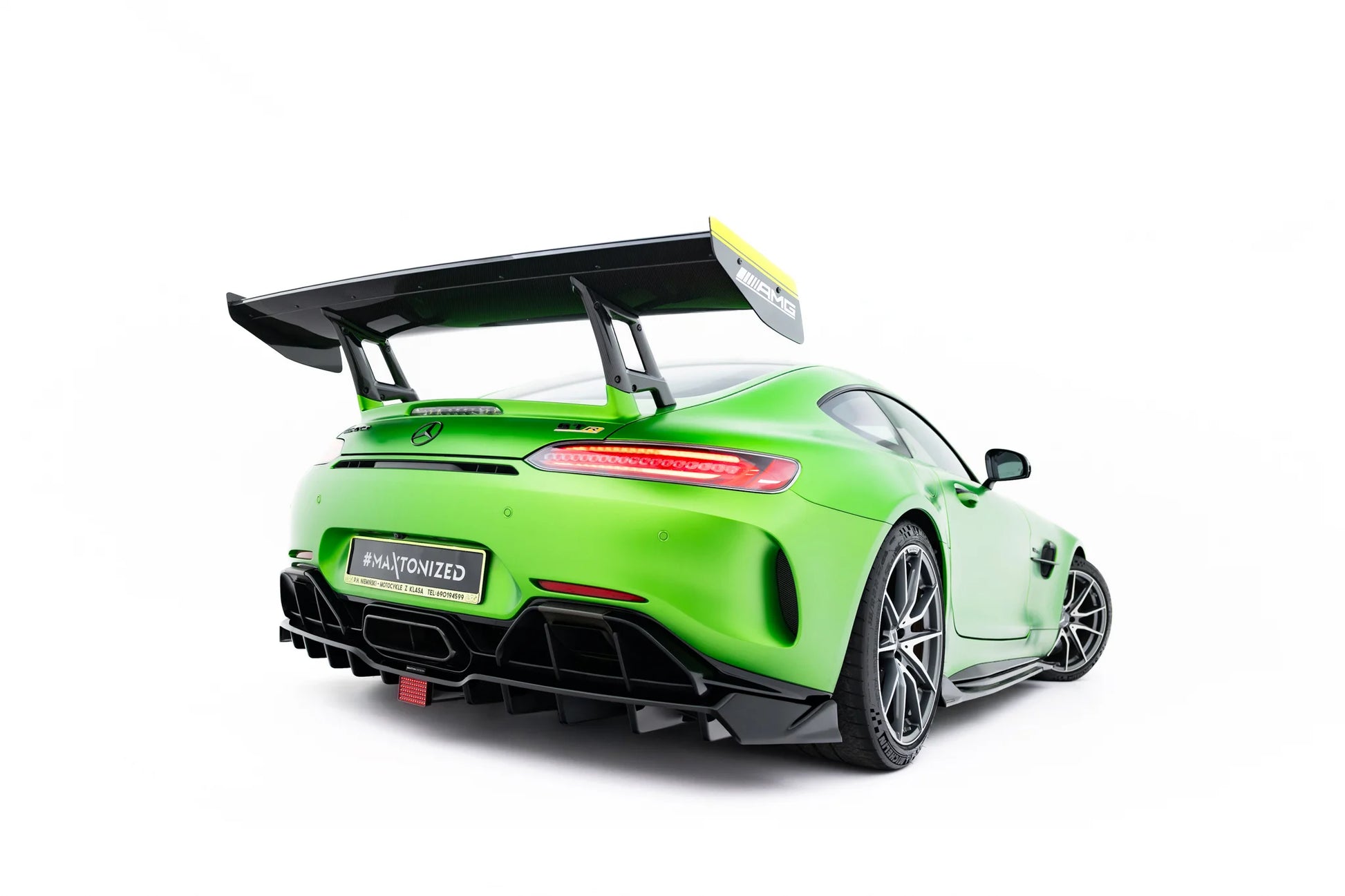 Rear Splitter (with vertical bars) + LED  Mercedes-AMG GT R C190 Facelift