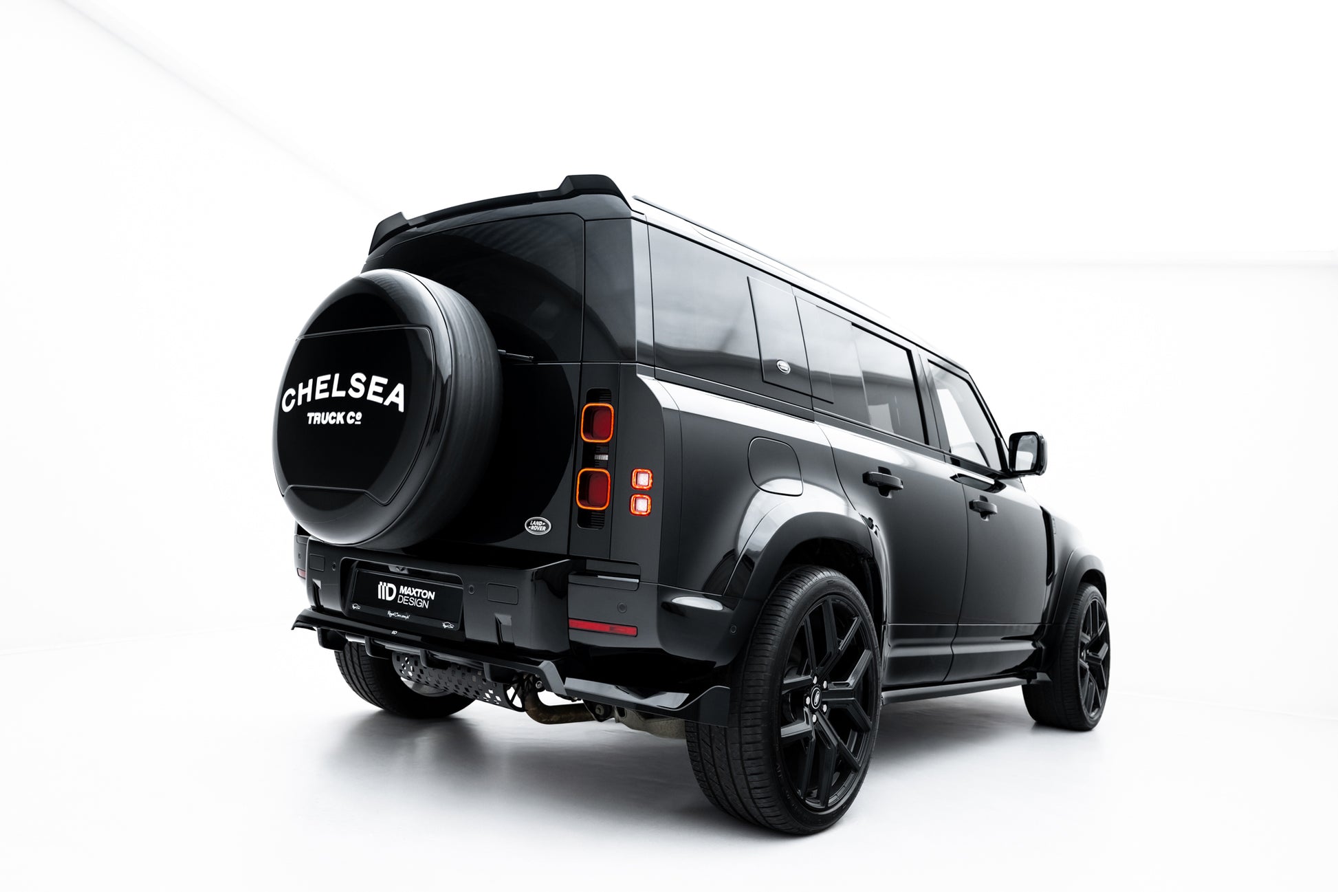 Rear Splitter (with vertical bars) Land Rover Defender Mk4