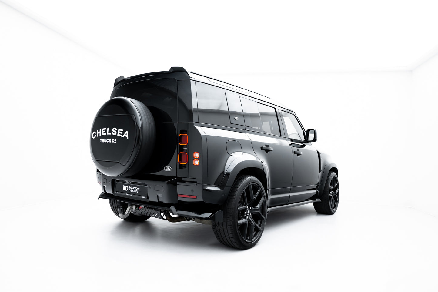 Rear Splitter (with vertical bars) Land Rover Defender Mk4