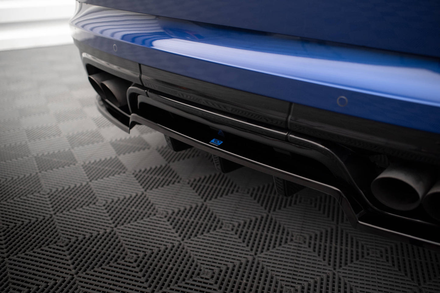 Rear Splitter (with vertical bars) Land Rover Range Rover Sport SVR Mk2