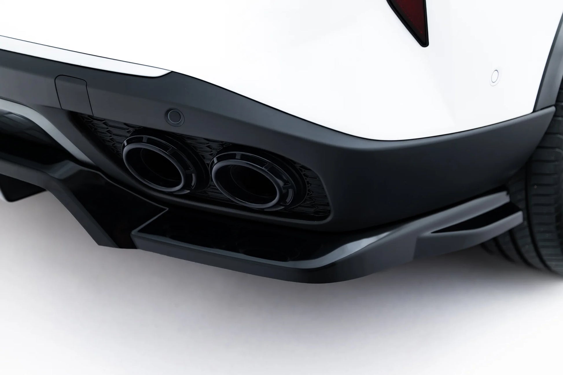 Rear Splitter (with vertical bars) Omoda 9 Mk1