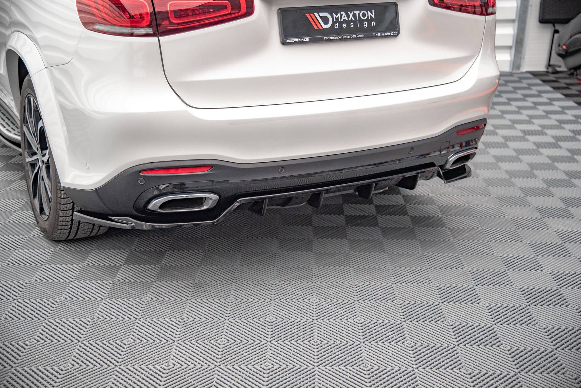 Rear Splitter (with vertical bars) V.1 Mercedes-Benz GLS AMG-Line X167