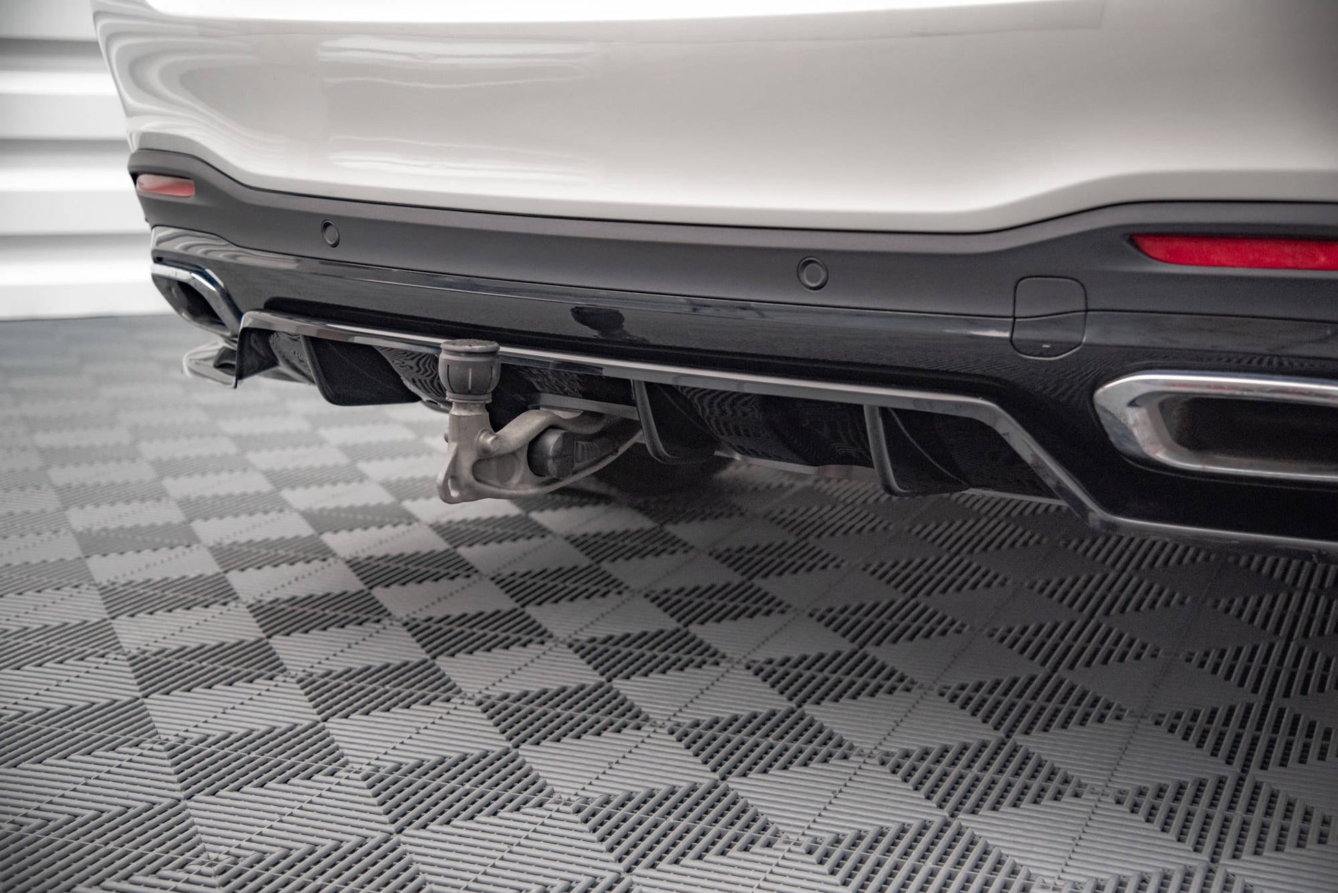 Rear Splitter (with vertical bars) V.1 Mercedes-Benz GLS AMG-Line X167