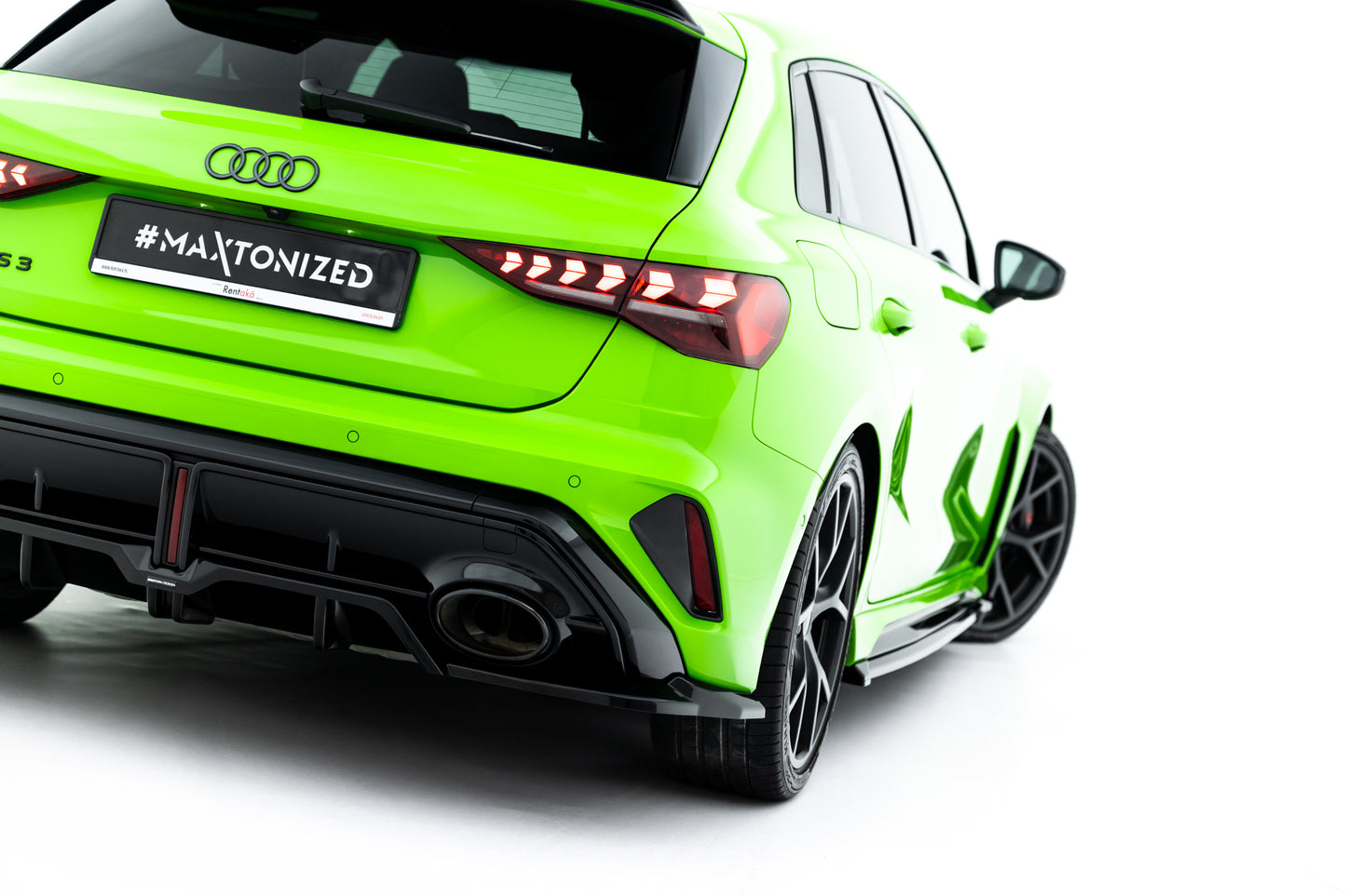 Rear Splitter (with vertical bars) V.1 Audi RS3 Sportback 8Y Facelift