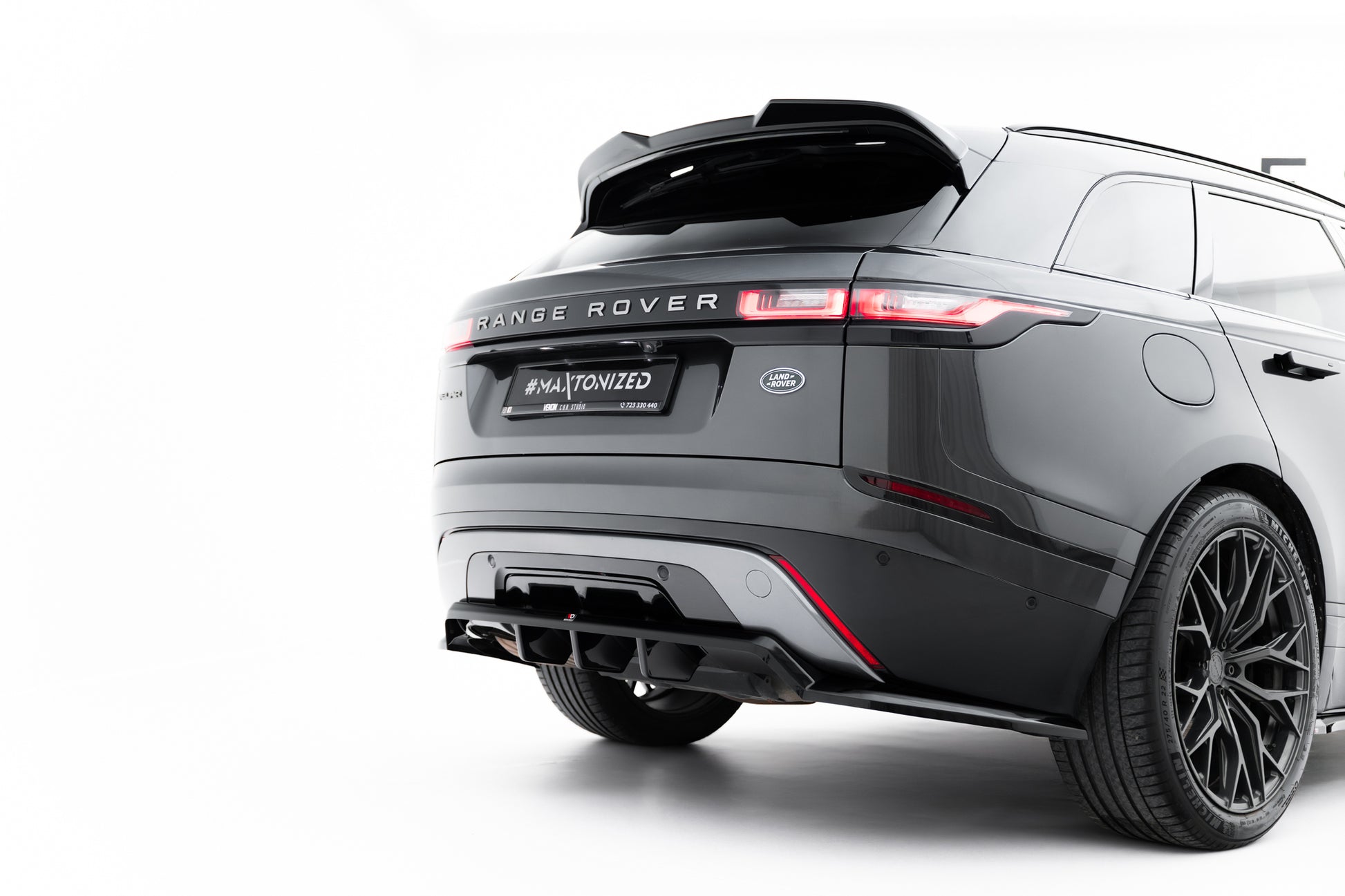 Rear Splitter (with vertical bars) V.2 Land Rover Range Rover Velar R-Dynamic Mk1
