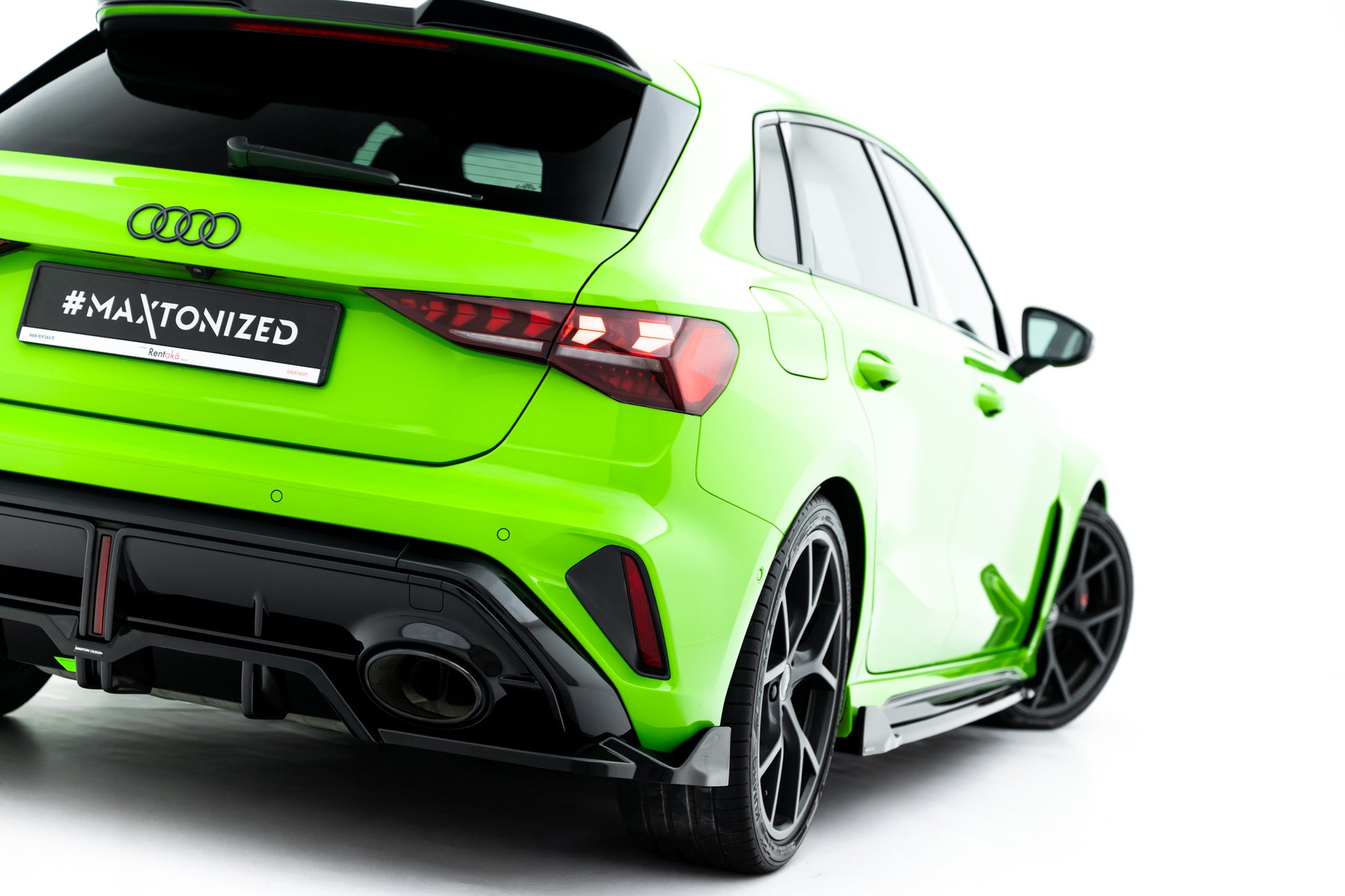 Rear Splitter (with vertical bars) V.2 Audi RS3 Sportback 8Y Facelift