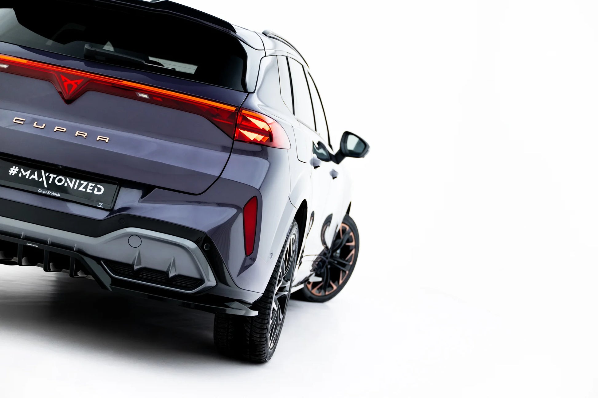 Rear Splitter with vertical bars V.4 Cupra Terramar Mk1