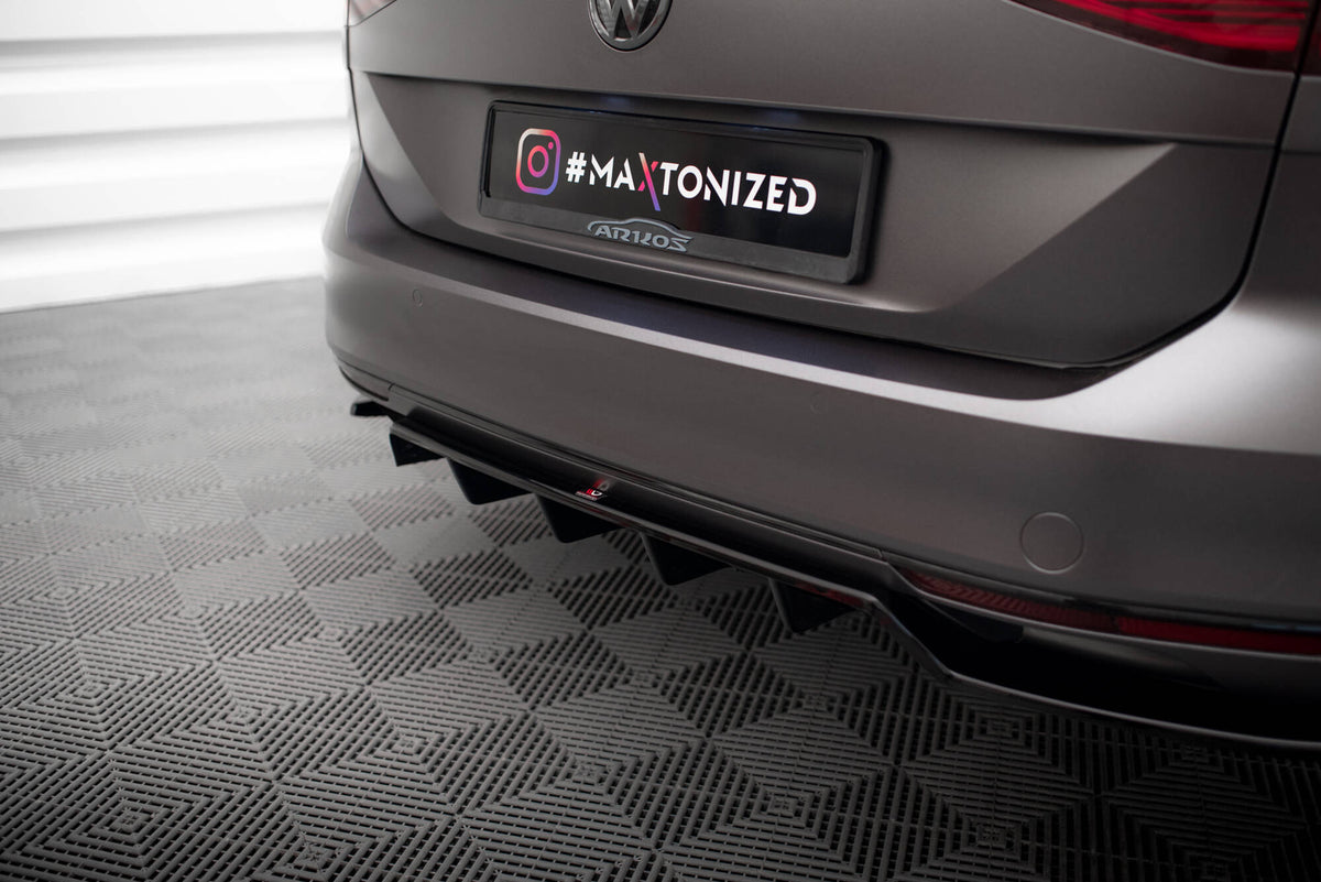Rear Splitter (with vertical bars) Volkswagen Passat Sedan / Variant B8