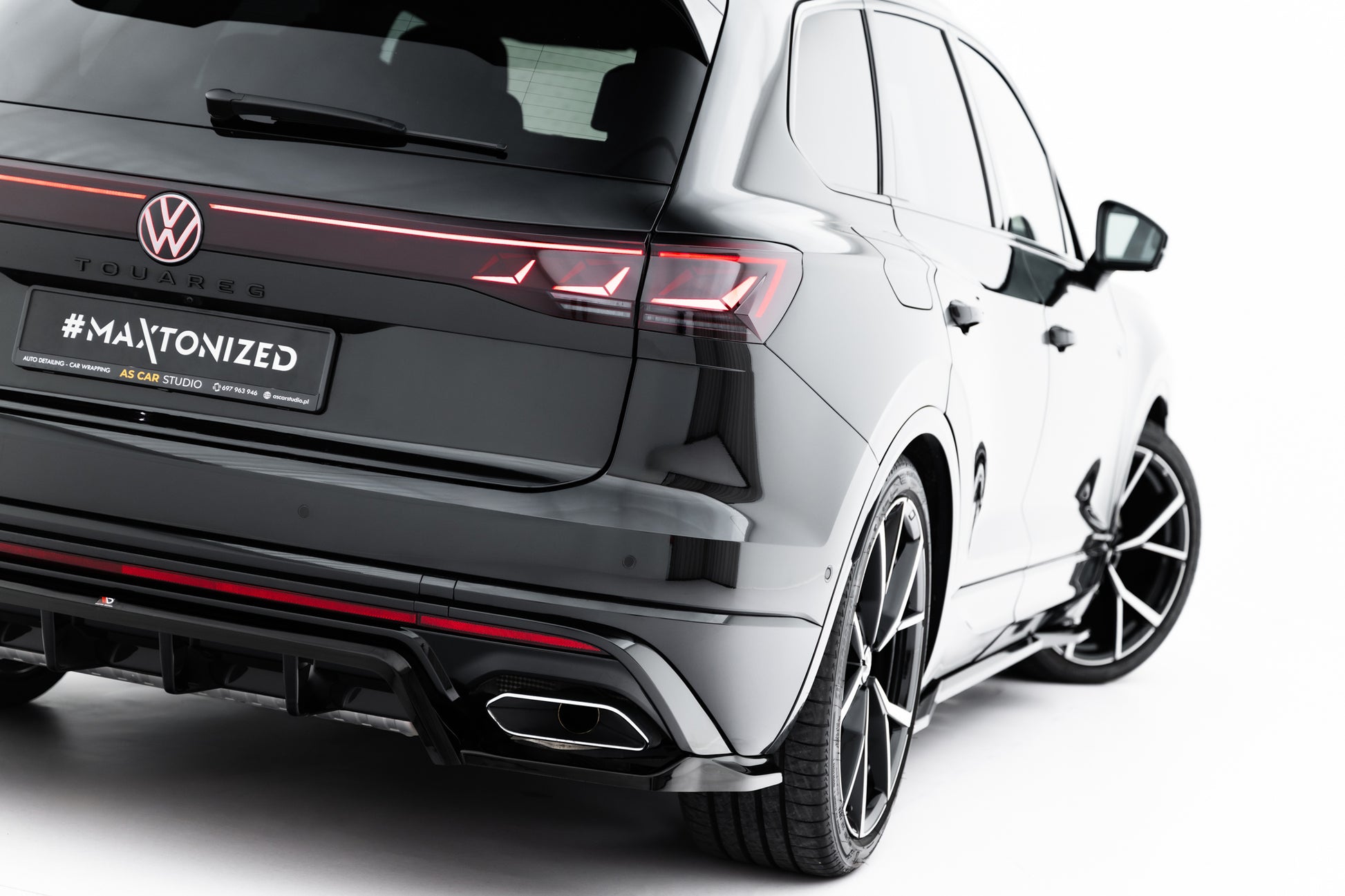 Rear Splitter (with vertical bars) Volkswagen Touareg R-Line Mk3 Facelift