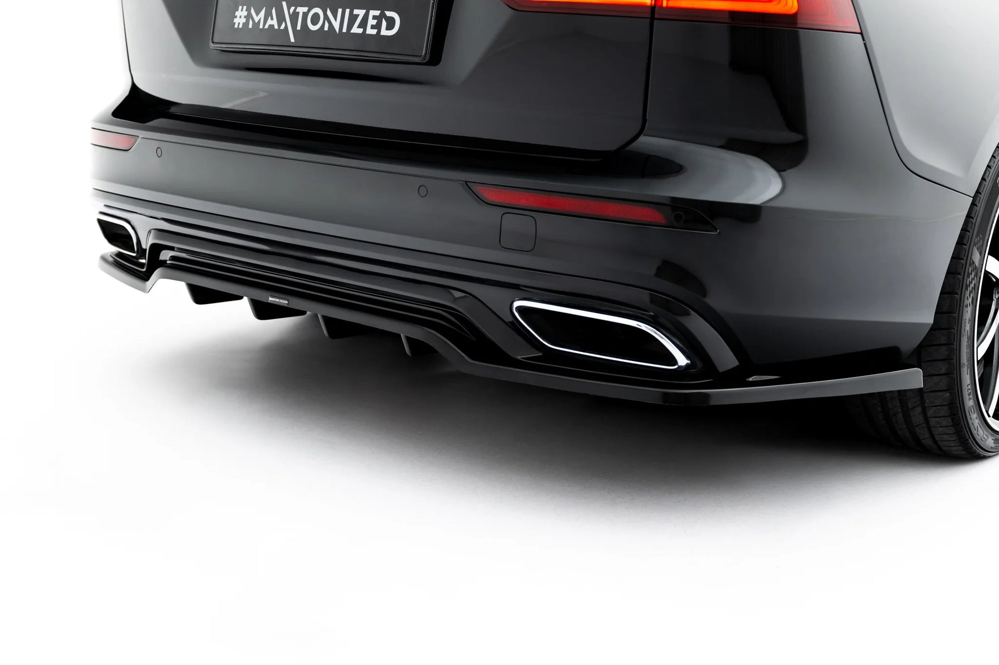 Rear Splitter (with vertical bars) Volvo S60/V60 R-Design Mk3