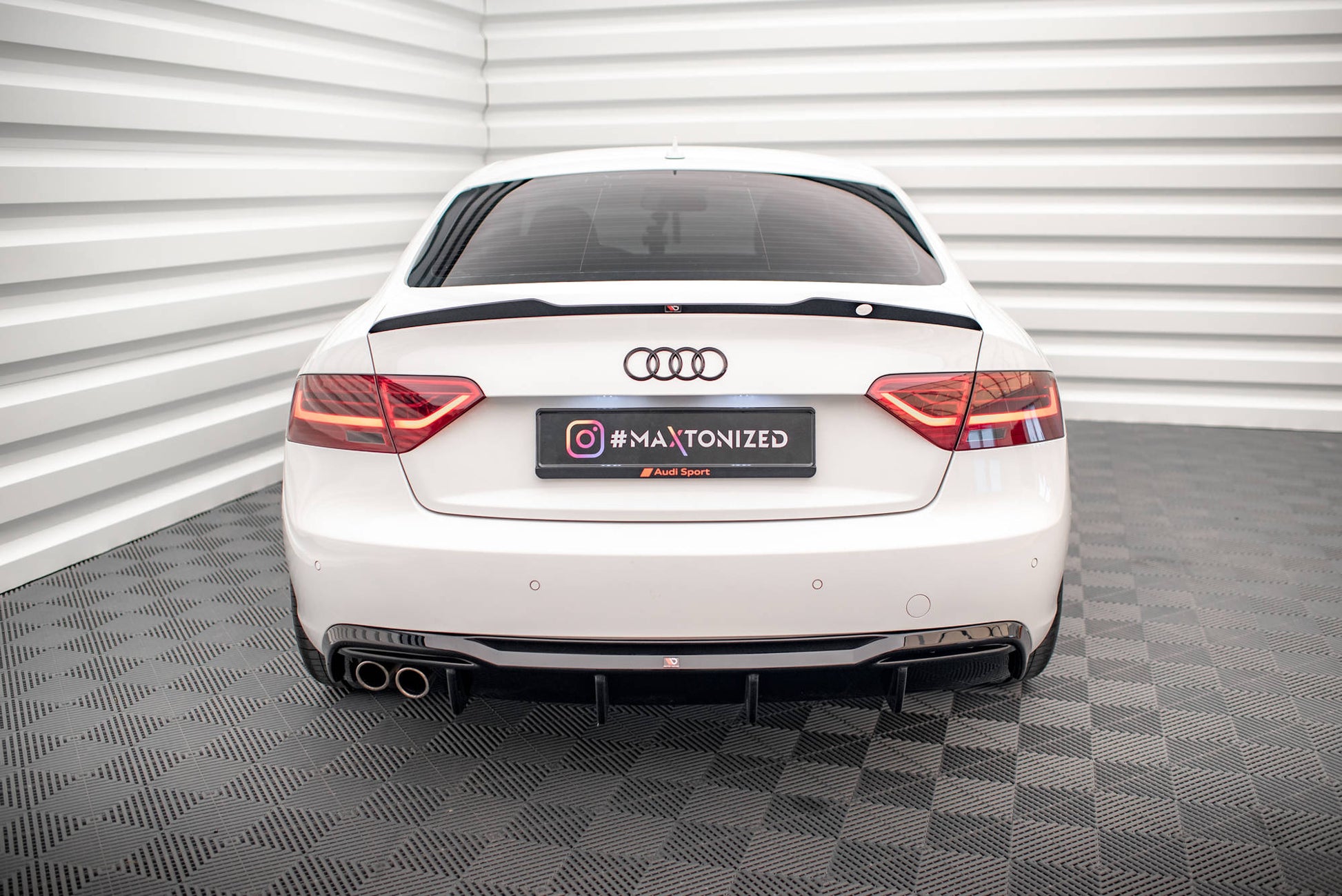 Rear Valance Audi A5 Sportback 8T Facelift  (Version with dual exhausts on one side)