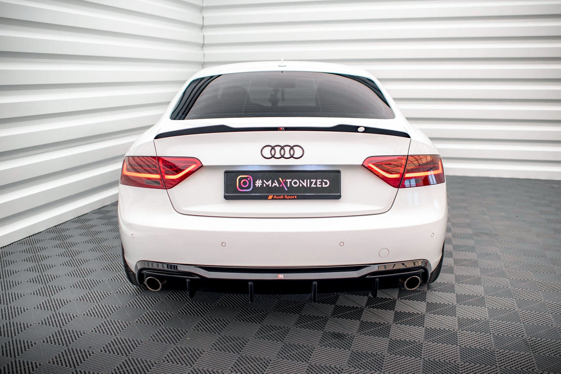 Rear Valance Audi A5 Sportback 8T Facelift (Version with single exhausts on both sides)