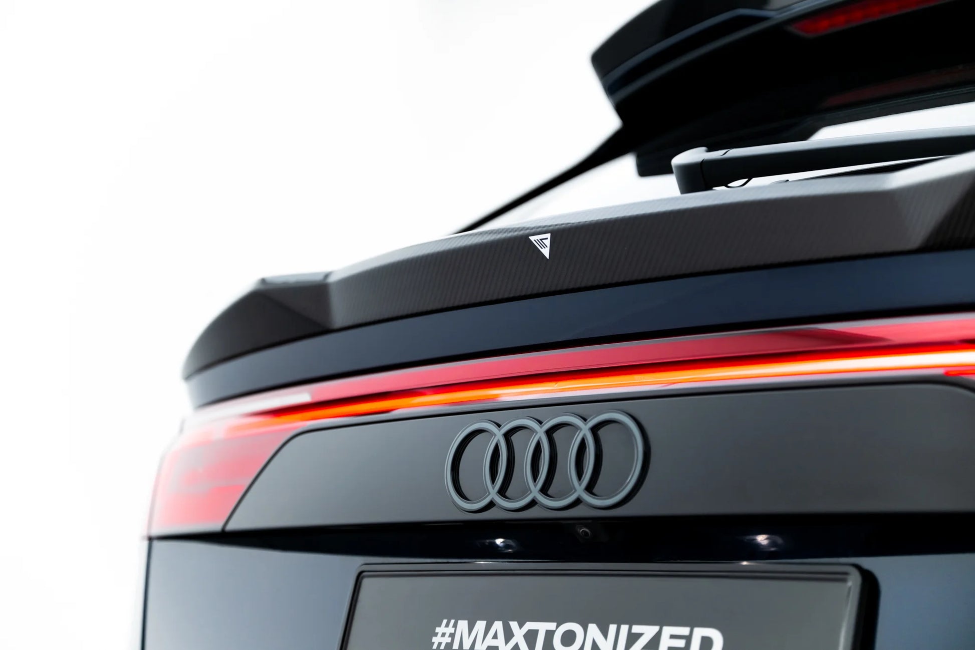 Set of Prepreg Carbon Fiber Splitters Audi RSQ8 Mk1 Facelift