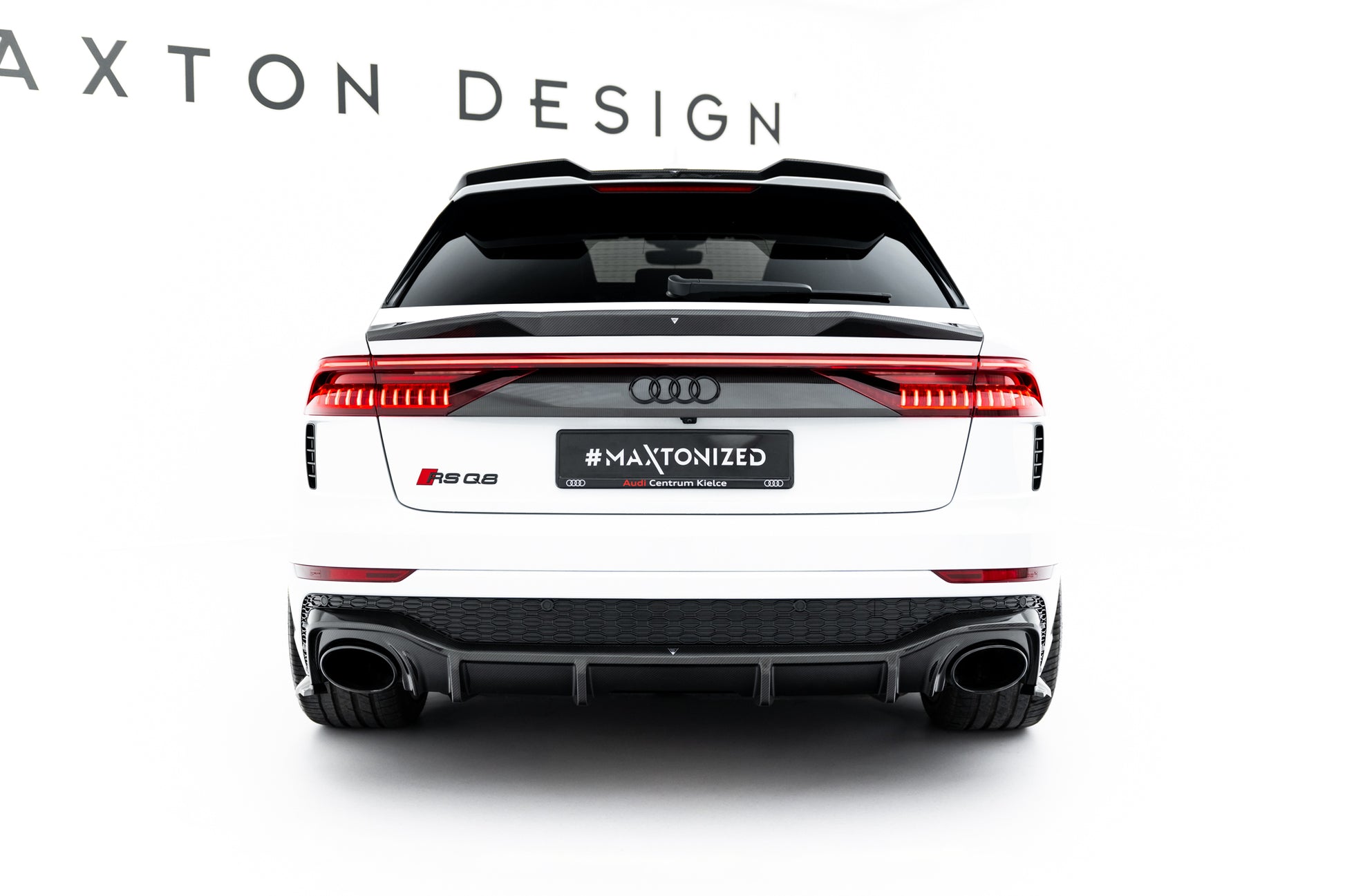 Set of Prepreg Carbon Splitters Audi RSQ8 Mk1