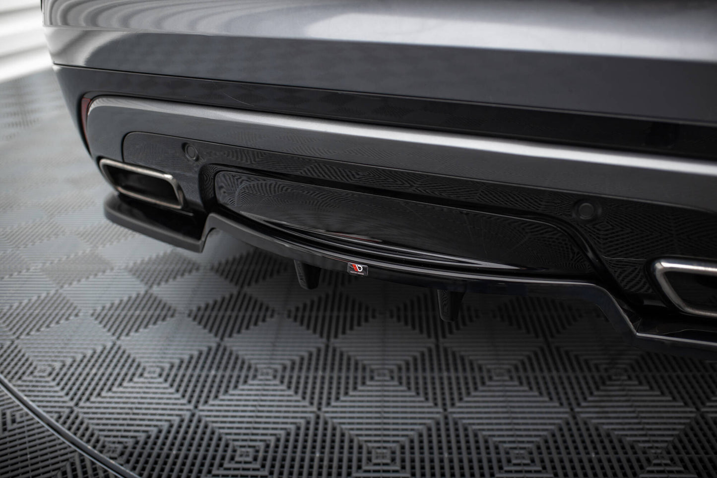 Set of Splitters Land Rover Range Rover Velar R-Dynamic Mk1 (The kit is compatible with the towbar)