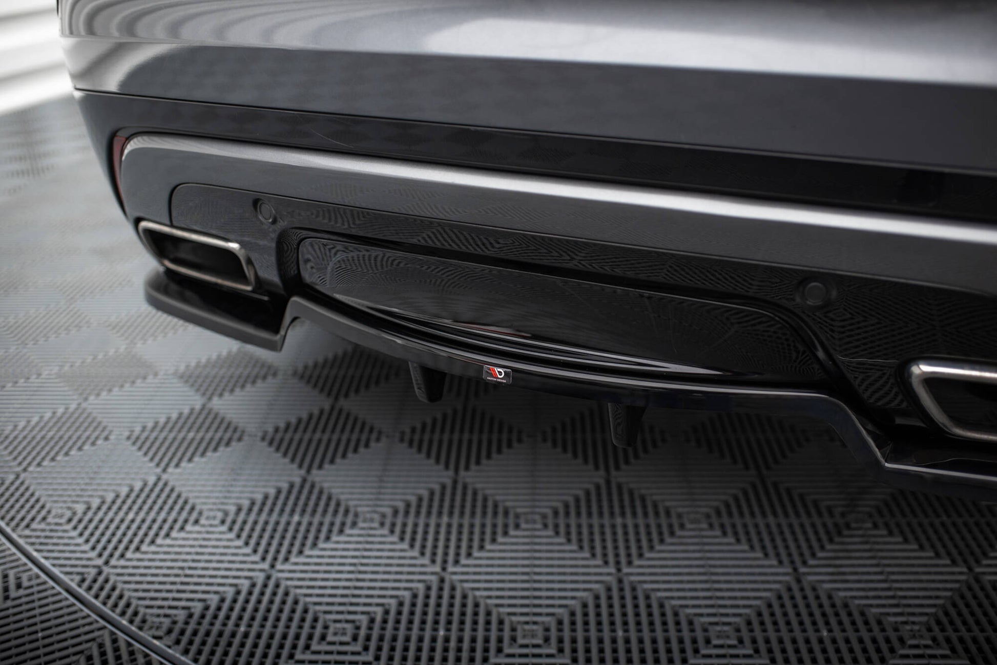 Set of Splitters Land Rover Range Rover Velar R-Dynamic Mk1 (The kit is compatible with the towbar)