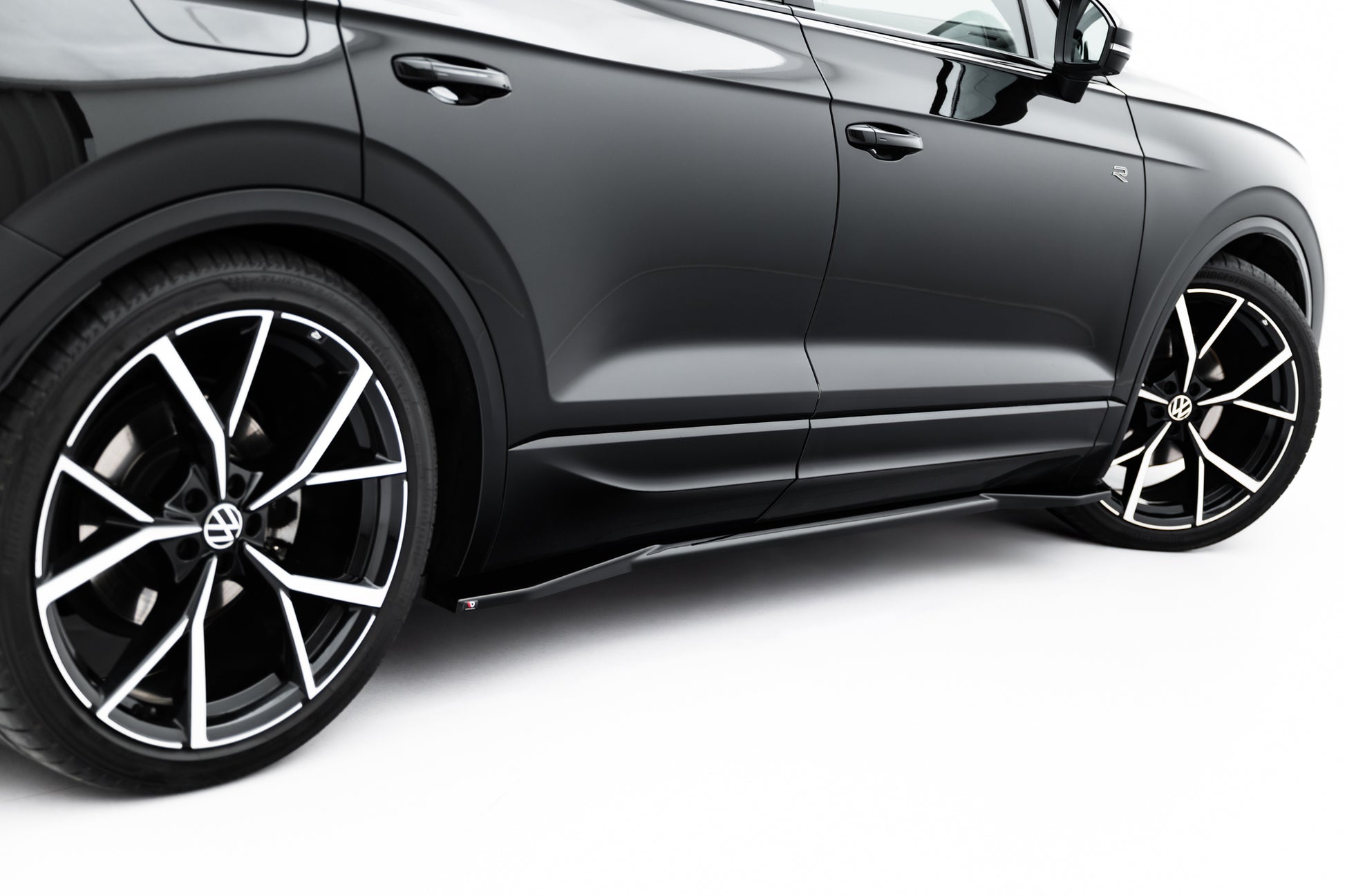 Set of Splitters Volkswagen Touareg R-Line Mk3 Facelift
