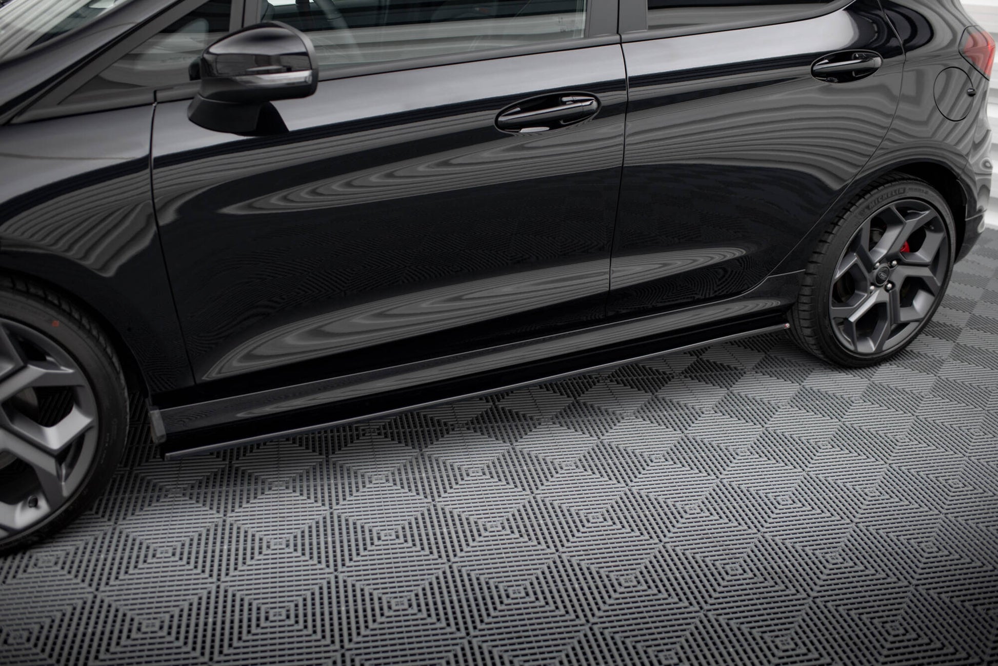 Side Skirts Diffusers V.1 Ford Fiesta ST / ST-Line Mk8
