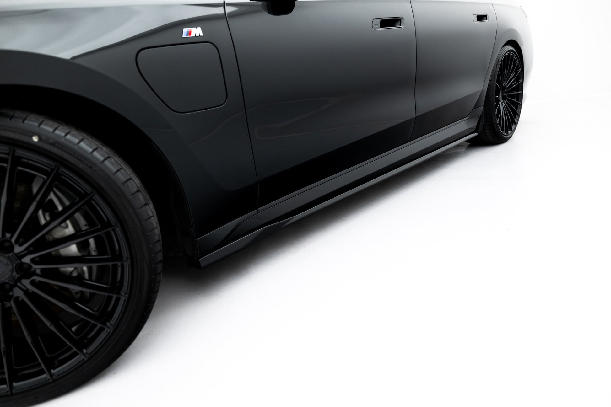 Side Skirts Diffusers V.2 BMW 740d xDrive M-pack / 740i xDrive M-Pack G70