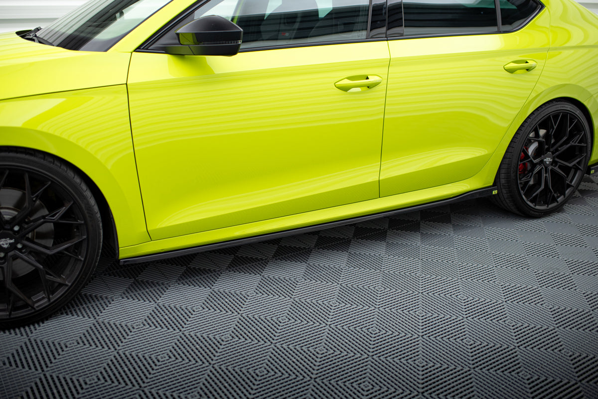 Side Skirts Diffusers V.2 Skoda Octavia RS Liftback / Combi Mk4